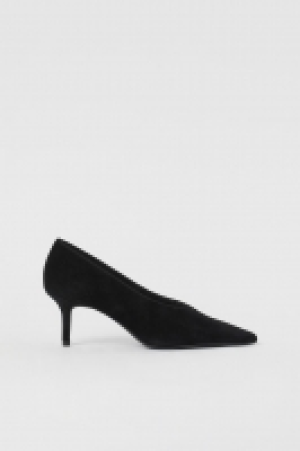 Suede court shoes 31.00 €