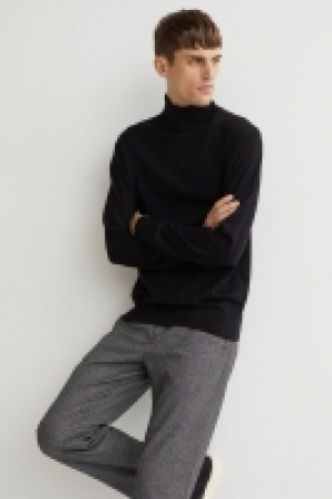 Merino wool polo-neck jumper 27.00 €