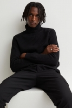 Regular Fit Polo-neck jumper 16.00 €