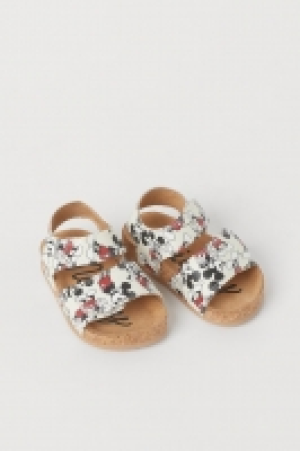 Patterned sandals 7.00 €