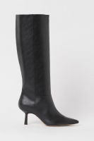 HM  Pointed boots
