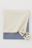HM  Block-patterned tablecloth