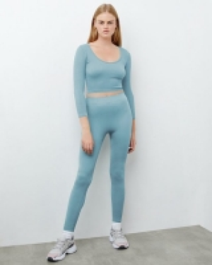 Long-Sleeved Rib Scoop Crop Top