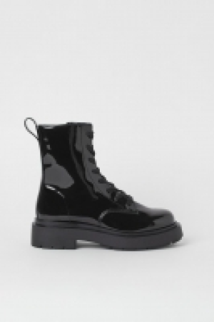Boots 10.00 €