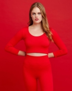 Seamless Long-Sleeved Rib Scoop Neck Crop 5.00 €