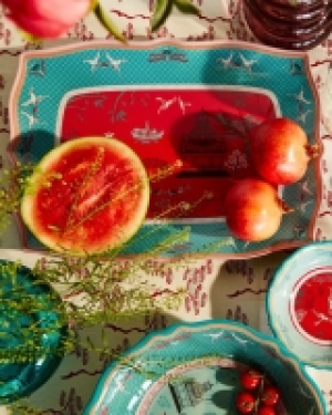 Carolyn Donnelly Eclectic Scalloped Melamine Platter