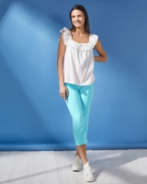 Pull On Stretch Crop Trousers 5.00 €