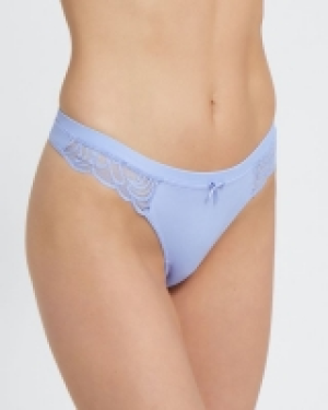 Emilia Thong