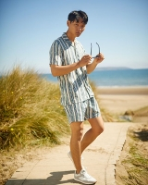Short-Sleeved Lightweight Resort Shirt 5.00 €