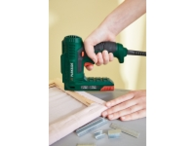 Electric Stapler < Nailer 19.99 €