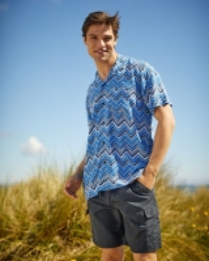 Short-Sleeved Lightweight Resort Shirt 3.00 €