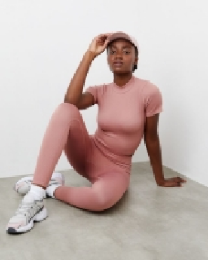 Seamless High Neck Crop Top 3.00 €