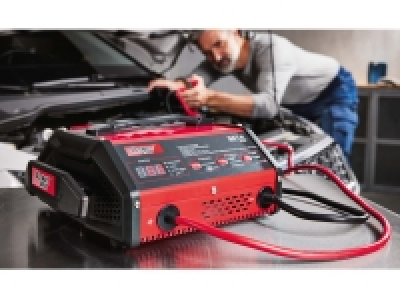 Car Battery Charger < Jump Starter 69.99 €