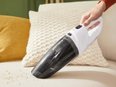 7.4V Wet < Dry Handheld Vacuum Cleaner