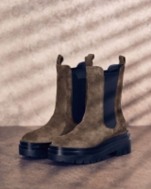 Leather Platform Calf Pull On Boots