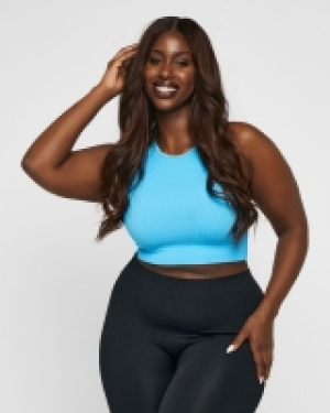 Seamless High Neck Crop Top 2.00 €
