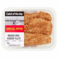 Centra  CATCH OF THE DAY BREADED HADDOCK FILLETS 350G