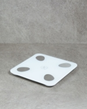 Well by Karl Henry Digital Scales 20.00 €