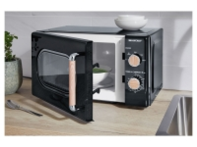 700W Microwave 69.99 €