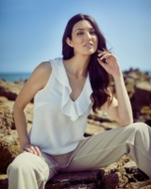 Sleeveless Ruffle Top 7.00 €
