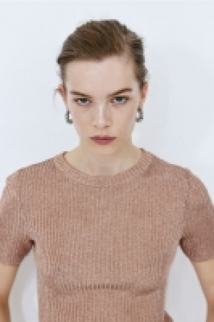 Metallic rib-knit top 29.99 €