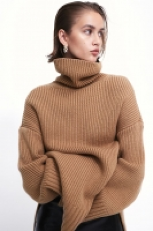 Oversized polo-neck jumper