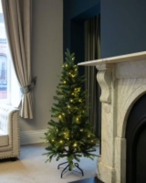 4.5ft Pre-Lit Tree