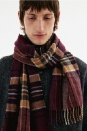 Patterned scarf 12.99 €