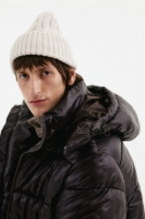 Cable-knit hat