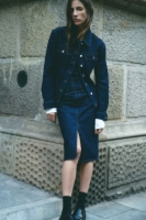 HM  Tapered-waist denim jacket