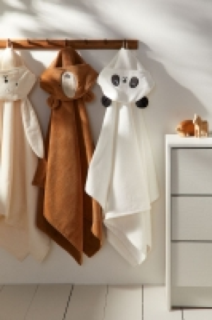 Hooded bath towel 17.99 €