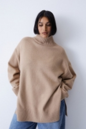 Oversized polo-neck jumper 23.00 €