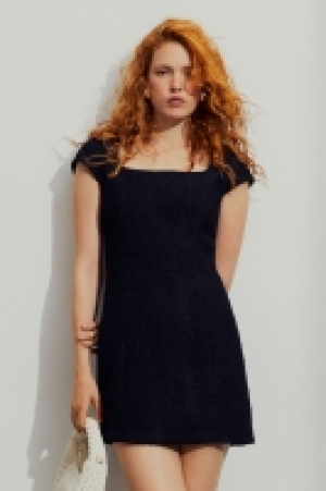 Bouclé dress 22.00 €