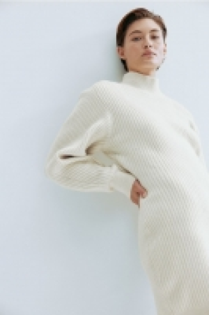 Turtleneck dress 28.00 €