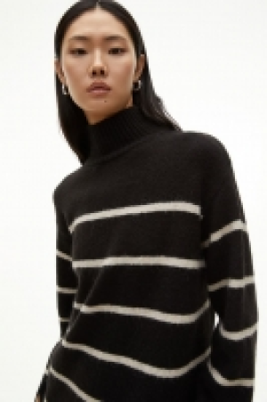 Turtleneck dress 25.00 €