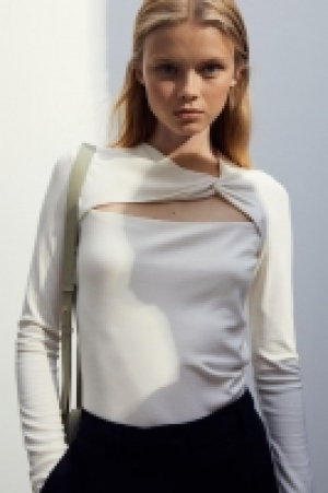 Knot-detail top