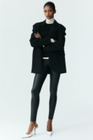 Coated leggings 10.00 €