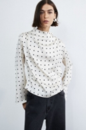 Satin blouse 8.00 €