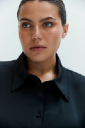 Satin shirt 19.00 €