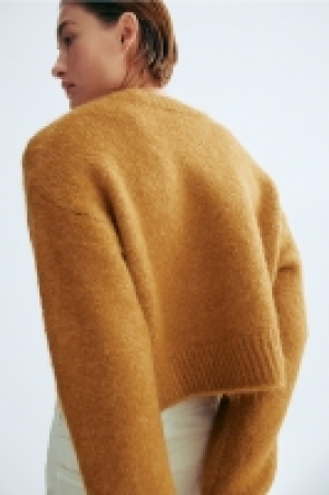 Cropped jumper 12.00 €