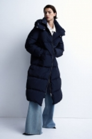 Water-repellent puffer down coat 75.00 €