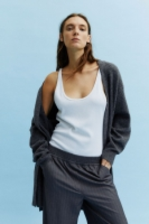 Long cardigan 10.00 €