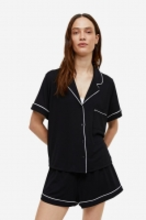 Pyjama shirt and shorts