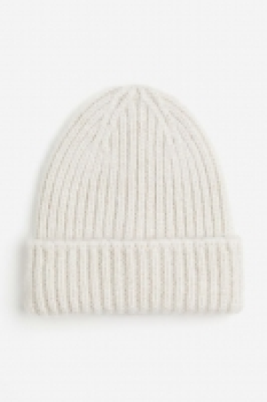 Rib-knit beanie 4.00 €