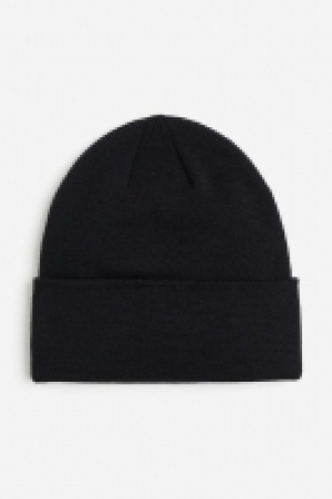 Fine-knit hat 5.00 €