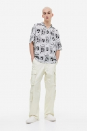 Relaxed Fit Cargo trousers 16.00 €