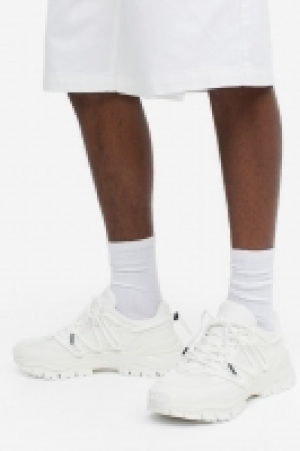 Chunky trainers 27.00 €