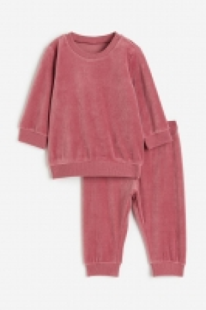 2-piece velour set 10.00 €