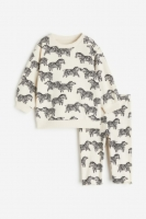 2-piece sweatshirt and leggings set 6.00 €
