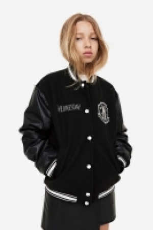Appliquéd baseball jacket 10.00 €